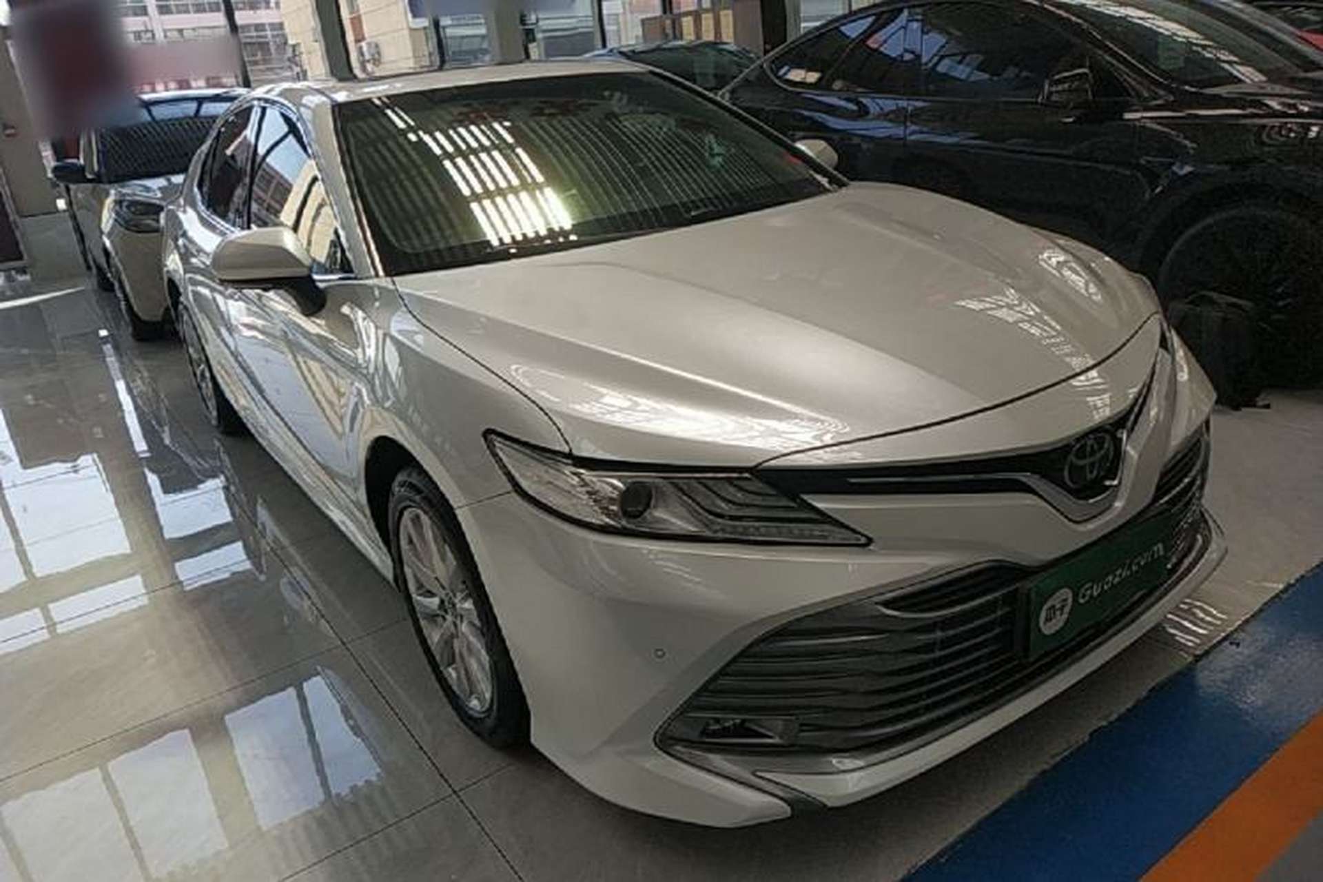 Used Toyota Camry 2019 Revised Version 2.0G Luxury Edition Front Right 45 Deg