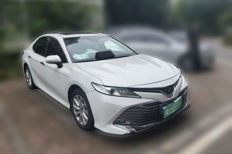 Used Toyota Camry 2019 Revised Version 2.0G Luxury Edition Front Right 45 Deg