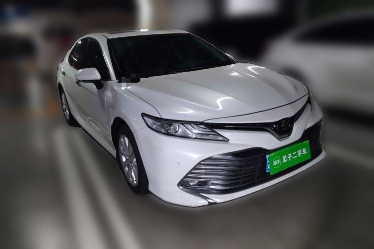 Used Toyota Camry 2019 Revised Version 2.0G Luxury Edition Front Right 45 Deg