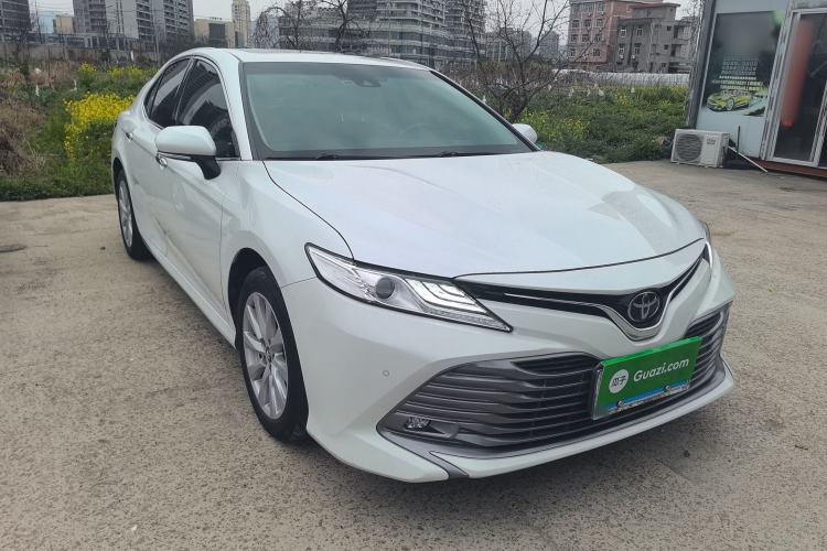Used Toyota Camry 2019 2.0G Luxury Edition China VI Standard Front Right 45 Deg