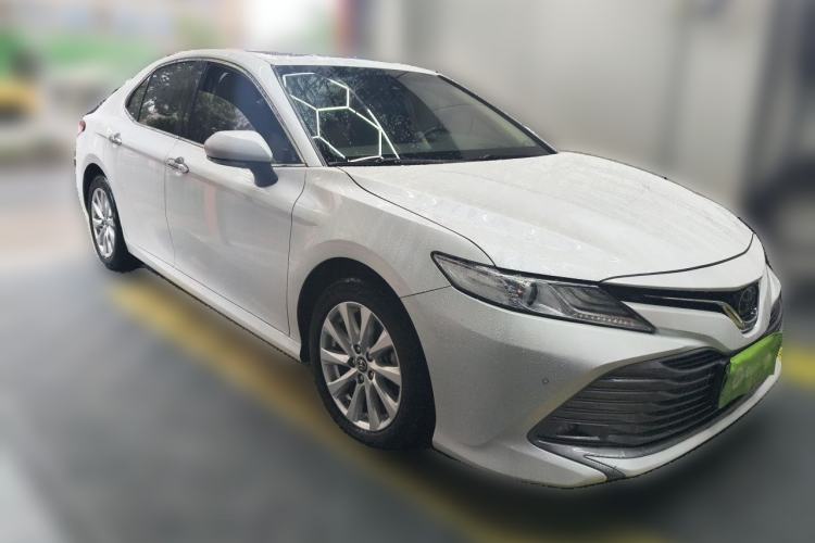 Used Toyota Camry 2019 Revised Version 2.0G Luxury Edition Front Right 45 Deg