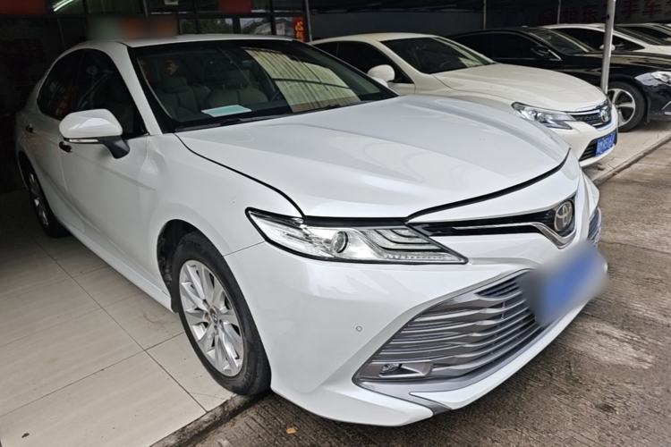 Used Toyota Camry 2019 Revised Version 2.0G Luxury Edition Front Right 45 Deg