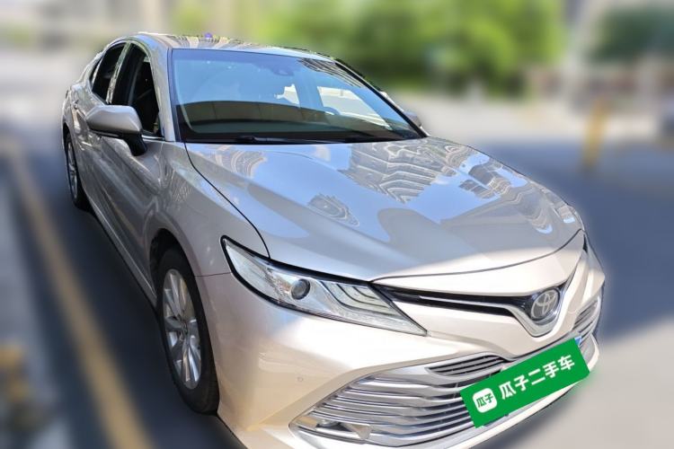 Used Toyota Camry 2019 Revised Version 2.0G Luxury Edition Front Right 45 Deg