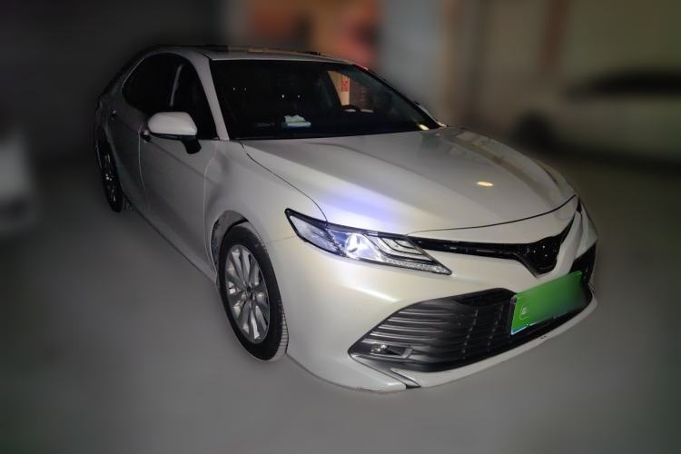 Used Toyota Camry 2019 Revised Version 2.0G Luxury Edition Front Right 45 Deg