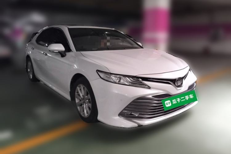 Used Toyota Camry 2019 Revised Version 2.0G Luxury Edition Front Right 45 Deg