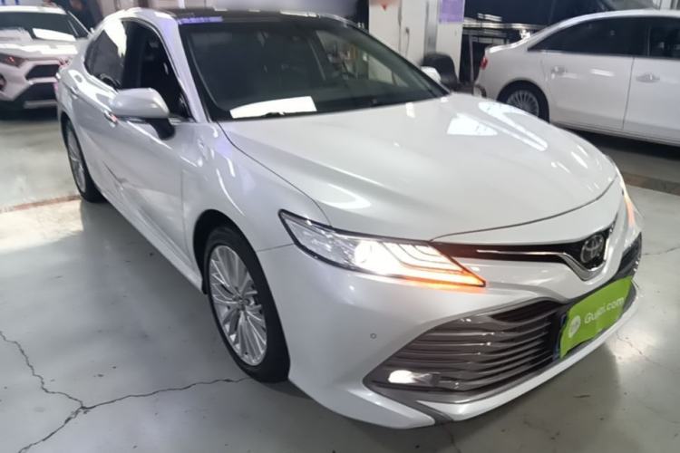 Used Toyota Camry 2019 2.5G Luxury Edition China VI Standard Front Right 45 Deg