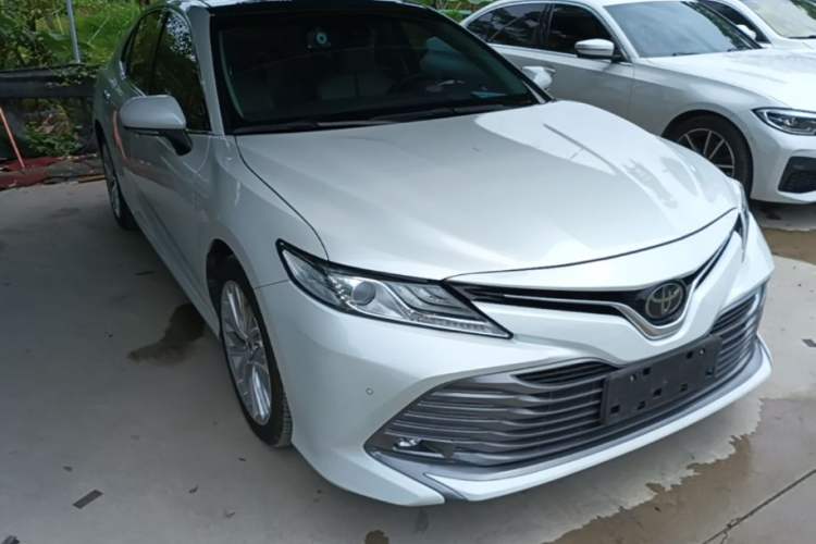 Used Toyota Camry 2019 2.5G Luxury Edition China VI Standard Front Right 45 Deg