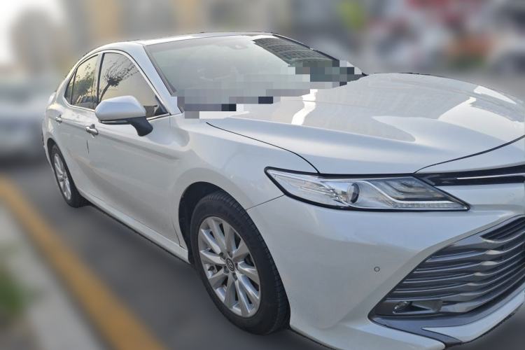 Used Toyota Camry 2019 Revised Version 2.0G Luxury Edition Front Right 45 Deg