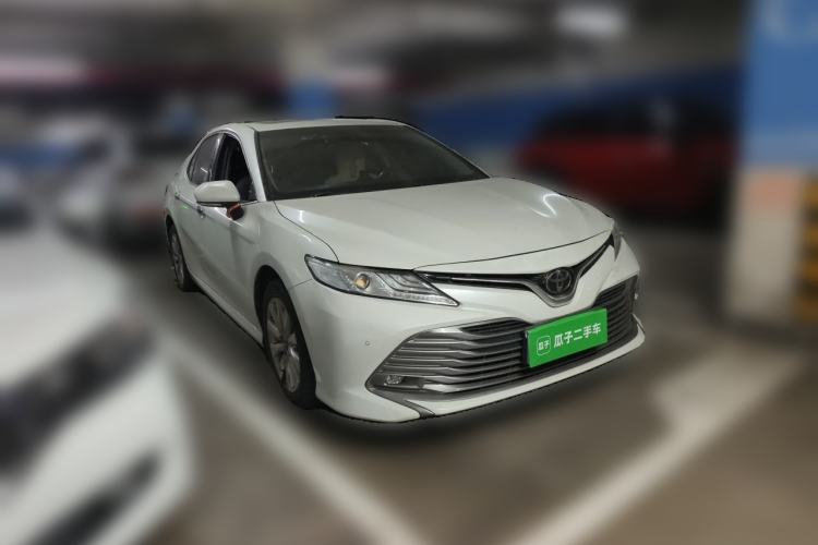 Used Toyota Camry 2019 Revised Version 2.0G Luxury Edition Front Right 45 Deg