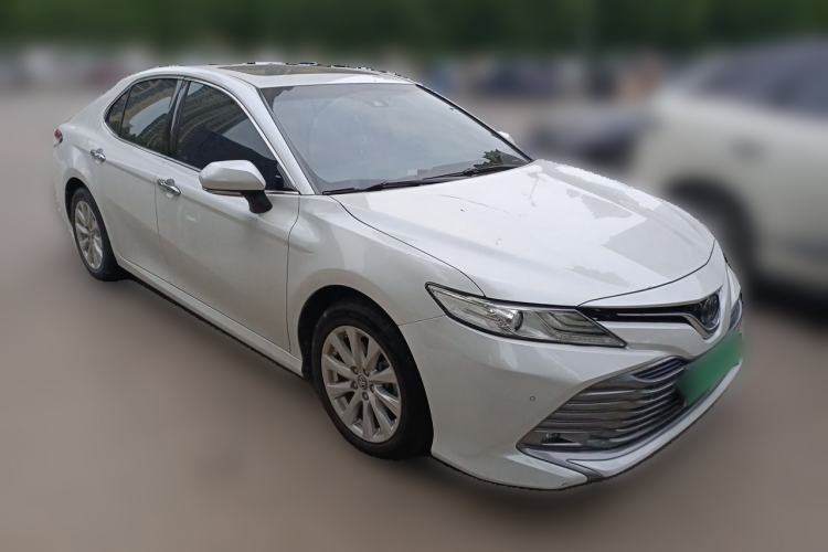 Used Toyota Camry 2019 Revised Version 2.0G Luxury Edition Front Right 45 Deg