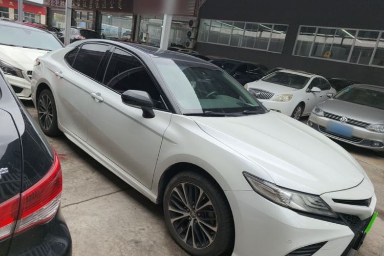 Used Toyota Camry 2019 2.0S FENGSHANG Version China VI Standard Front Right 45 Deg