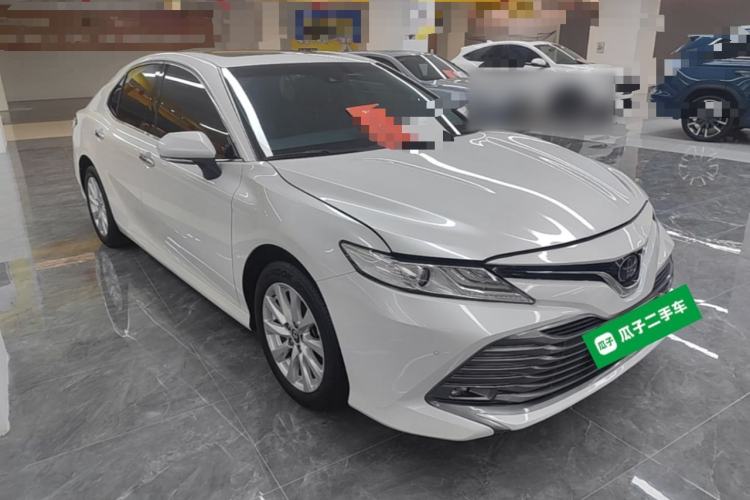 Used Toyota Camry 2019 Revised Version 2.0G Luxury Edition Front Right 45 Deg