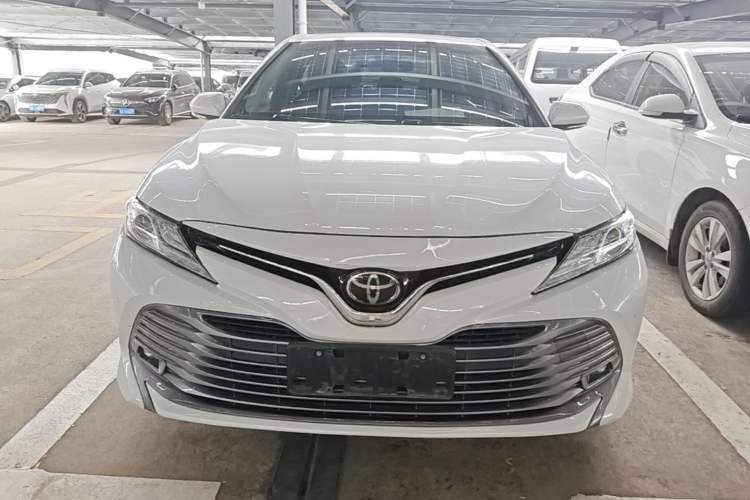 Used Toyota Camry 2019 Revised Version 2.0G Luxury Edition Front