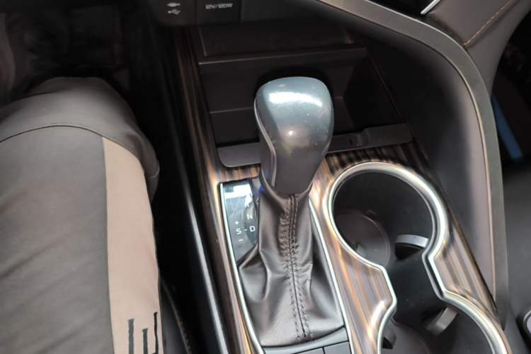 Used Toyota Camry 2019 Revised Version 2.5G Luxury Edition Gear Lever