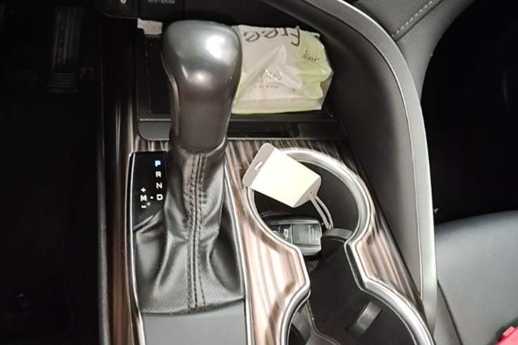 Used Toyota Camry 2019 2.0G Luxury Edition China VI Standard Gear Lever