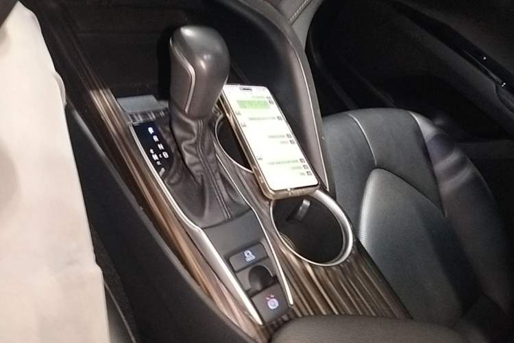 Used Toyota Camry 2019 2.0G Luxury Edition China VI Standard Gear Lever