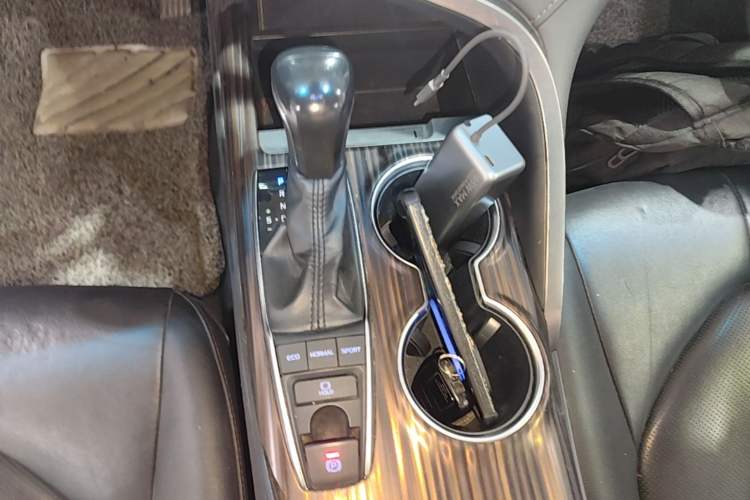Used Toyota Camry 2019 2.5G Luxury Edition China VI Standard Gear Lever