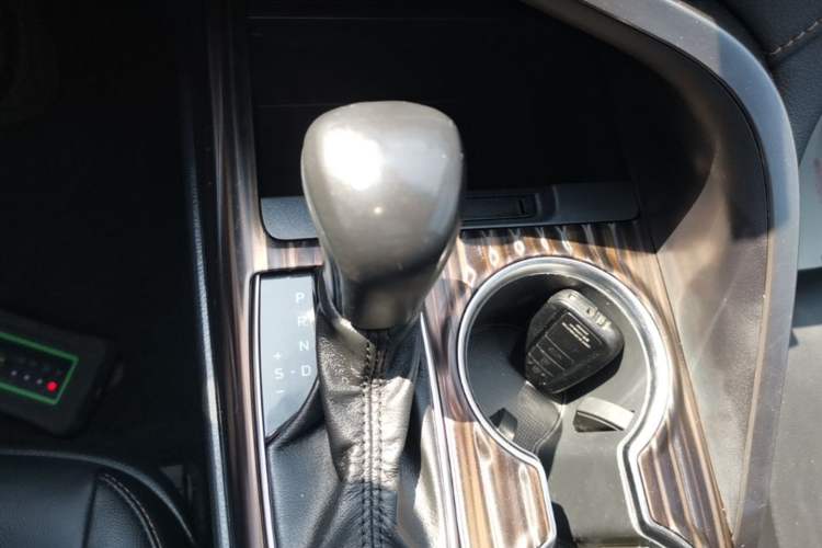Used Toyota Camry 2019 2.5G Luxury Edition China V Standard Gear Lever