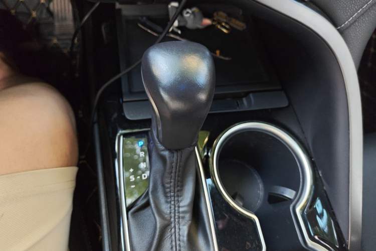 Used Toyota Camry 2019 2.5S FENGSHANG Version China VI Standard Gear Lever