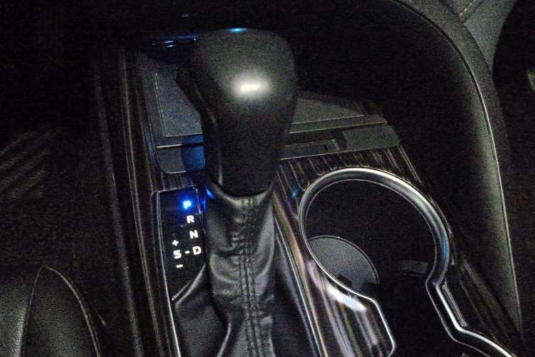 Used Toyota Camry 2019 Revised Version 2.5G Luxury Edition Gear Lever