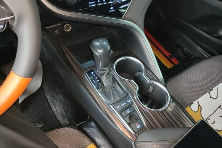 Used Toyota Camry 2019 Revised Version 2.5G Luxury Edition Gear Lever