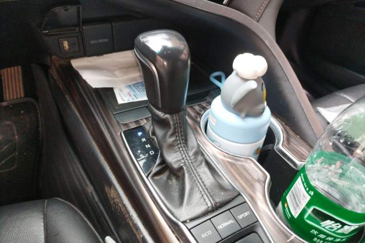 Used Toyota Camry 2019 2.5G Luxury Edition China VI Standard Gear Lever