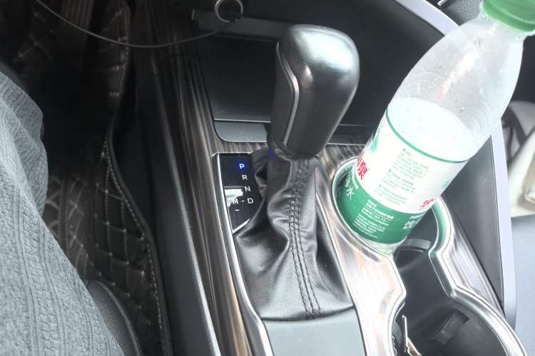 Used Toyota Camry 2019 Revised Version 2.0G Luxury Edition Gear Lever