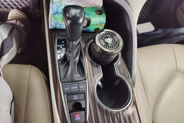 Used Toyota Camry 2019 Revised Version 2.5G Luxury Edition Gear Lever