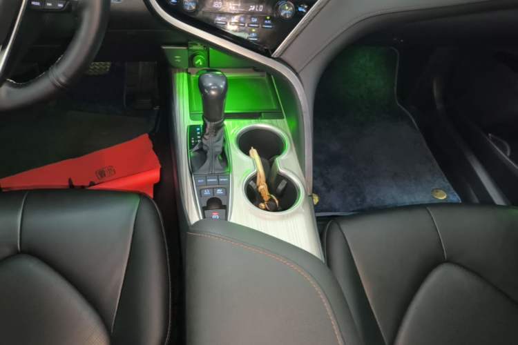 Used Toyota Camry 2019 Revised Version Dual-Engine 2.5 HG Luxury Edition Gear Lever