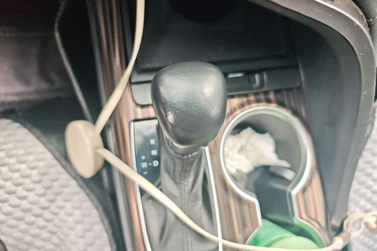 Used Toyota Camry 2019 2.0G Luxury Edition China VI Standard Gear Lever