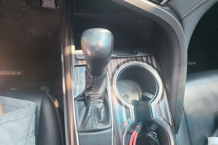 Used Toyota Camry 2019 Revised Version 2.0G Luxury Edition Gear Lever