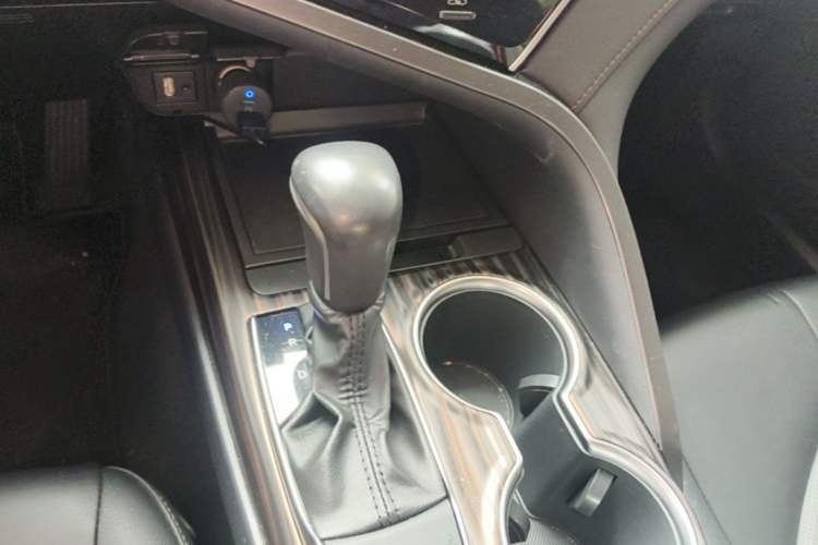 Used Toyota Camry 2019 2.0G Luxury Edition China VI Standard Gear Lever