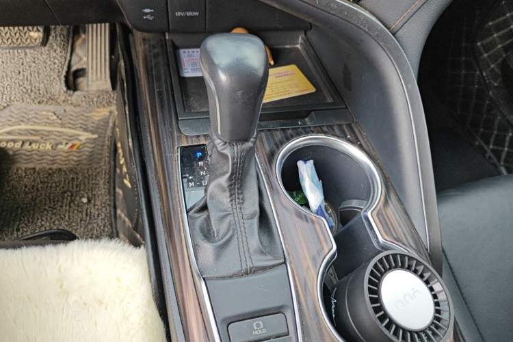 Used Toyota Camry 2019 2.0G Luxury Edition China V Standard Gear Lever