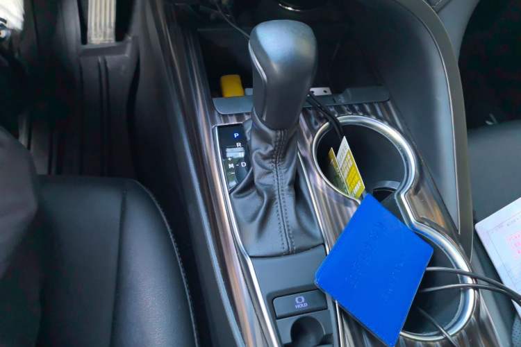 Used Toyota Camry 2019 Revised Version 2.0G Luxury Edition Gear Lever