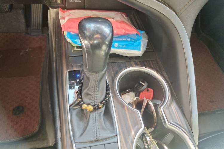 Used Toyota Camry 2019 Revised Version 2.5G Luxury Edition Gear Lever