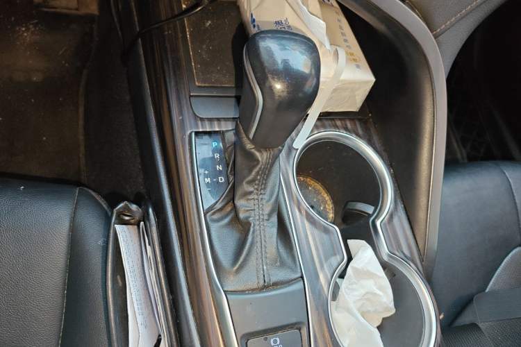 Used Toyota Camry 2019 Revised Version 2.0G Luxury Edition Gear Lever