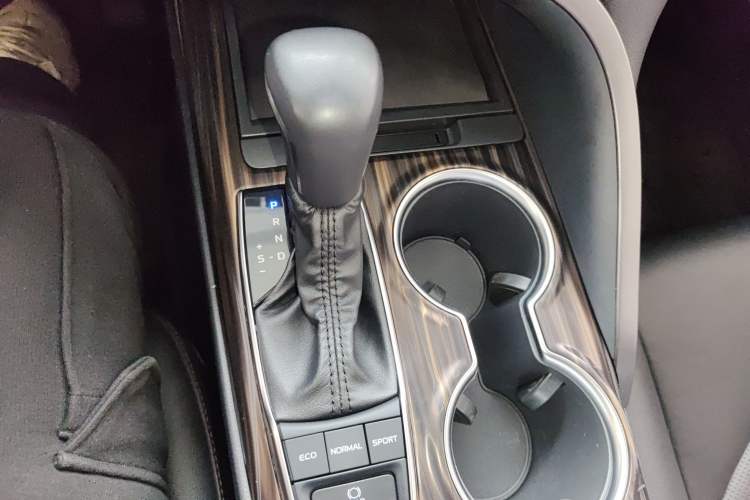 Used Toyota Camry 2019 2.5G Luxury Edition China VI Standard Gear Lever