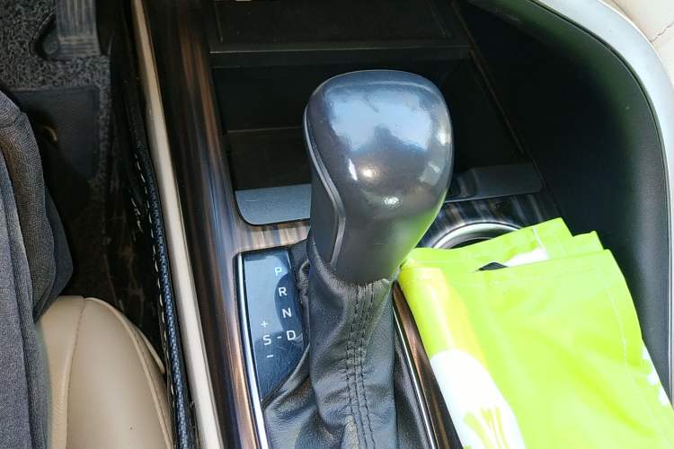 Used Toyota Camry 2019 2.5G Luxury Edition China VI Standard Gear Lever