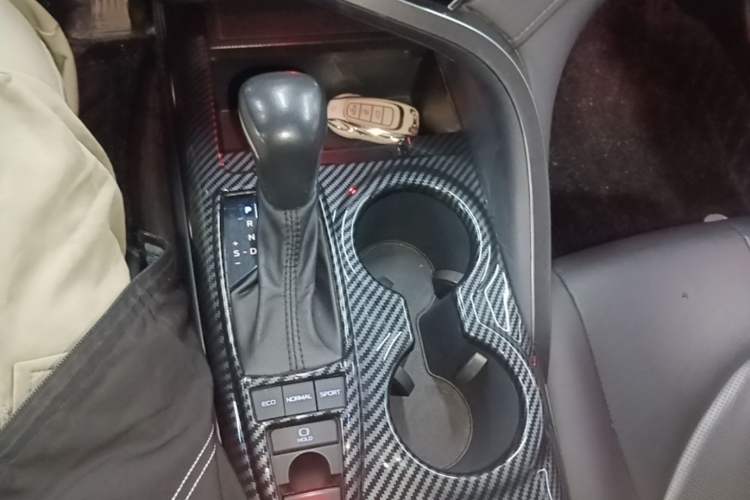 Used Toyota Camry 2019 2.5G Luxury Edition China V Standard Gear Lever