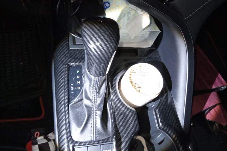 Used Toyota Camry 2019 Revised Version 2.5S Fēngshàng Edition Gear Lever