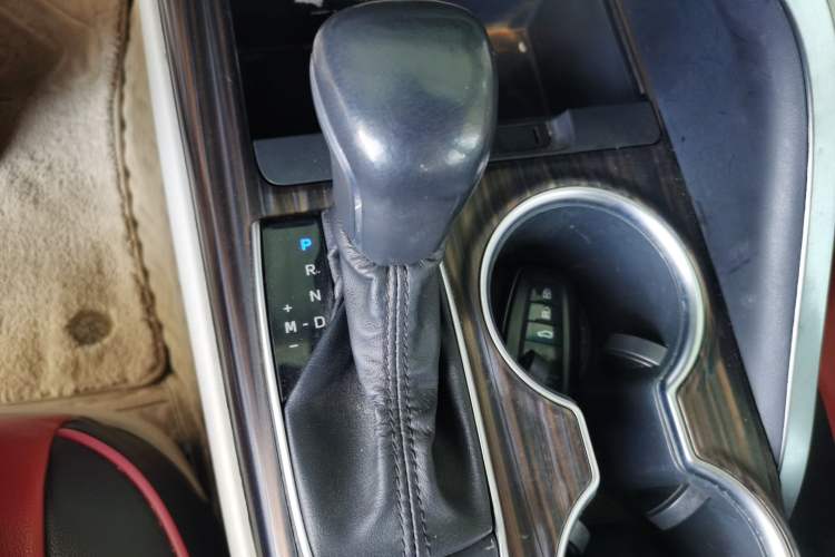 Used Toyota Camry 2019 2.0G Luxury Edition China VI Standard Gear Lever