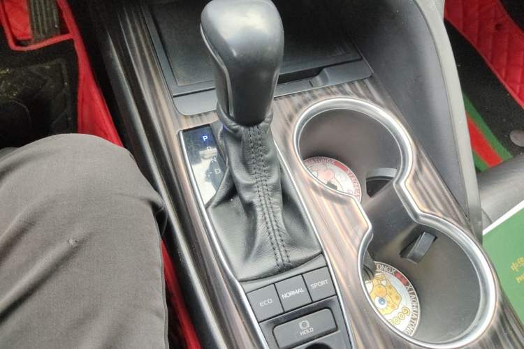 Used Toyota Camry 2019 2.5G Luxury Edition China V Standard Gear Lever