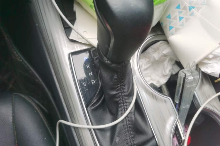 Used Toyota Camry 2019 Revised Version Dual-Engine 2.5 HG Luxury Edition Gear Lever