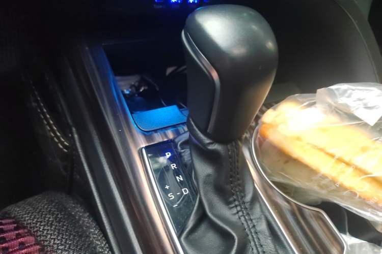 Used Toyota Camry 2019 2.5G Luxury Edition China VI Standard Gear Lever