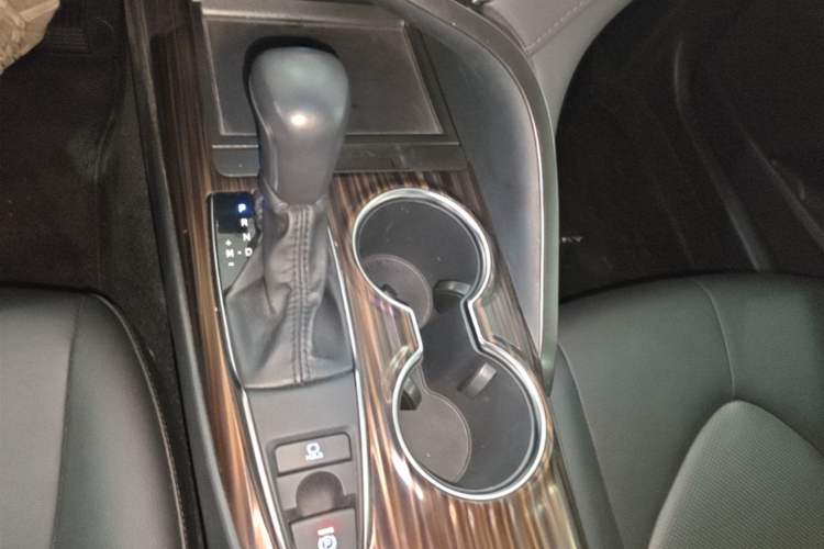 Used Toyota Camry 2019 2.0G Luxury Edition China VI Standard Gear Lever