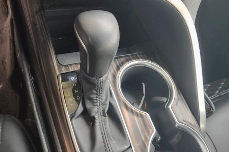 Used Toyota Camry 2019 2.5G Luxury Edition China VI Standard Gear Lever