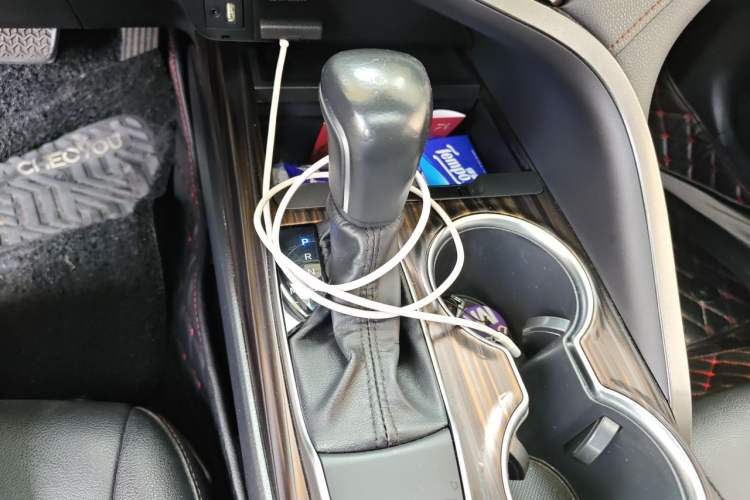 Used Toyota Camry 2019 Revised Version 2.0G Luxury Edition Gear Lever
