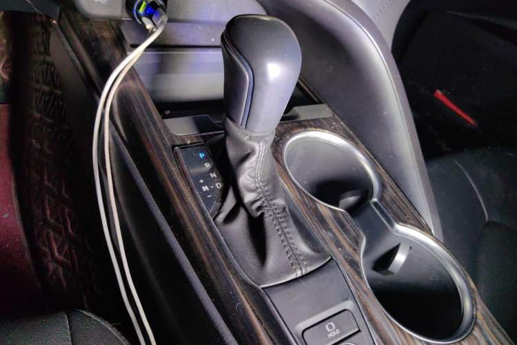Used Toyota Camry 2019 Revised Version 2.0G Luxury Edition Gear Lever