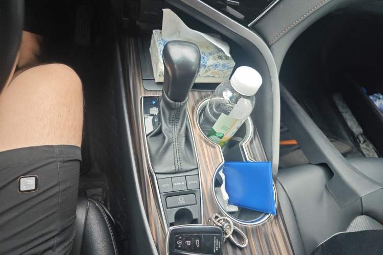 Used Toyota Camry 2019 2.5G Luxury Edition China VI Standard Gear Lever