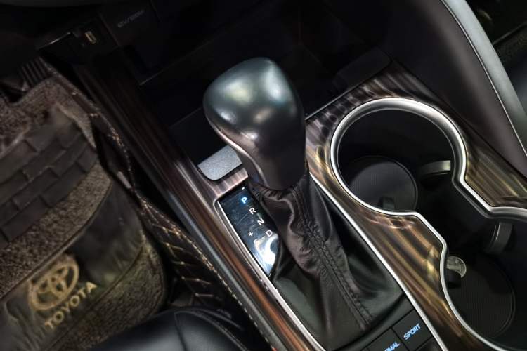 Used Toyota Camry 2019 Revised Version 2.5G Luxury Edition Gear Lever